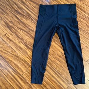 Athleta Stay Fly 7/8 tights